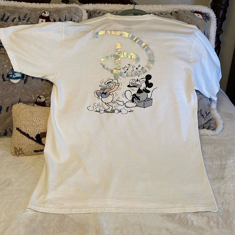 Used men’s vans, Walt Disney T-shirt
